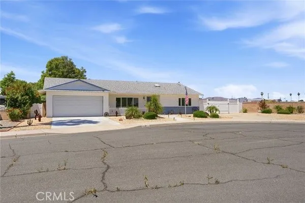 Property Slideshow image 2 of 43 | 411 brentwood cir, Hemet, CA, 92543