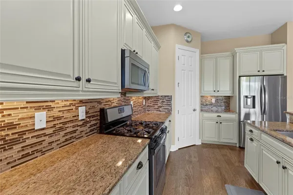 Property Slideshow image 3 of 27 | 942 preservation st, Bradenton, FL, 34208