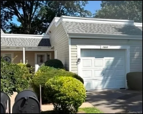 Property Slideshow image 2 of 6 | 1203 cabot ct, Smithtown, NY, 11780
