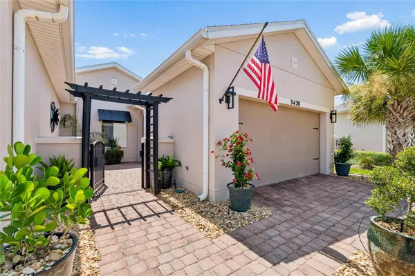 Property Slideshow image 3 of 64 | 3420 fallbrook dr, Kissimmee, FL, 34759