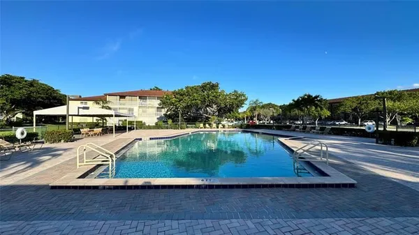 Property Slideshow image 3 of 26 | 300 sw 134th way apt 304e, Pembroke Pines, FL, 33027