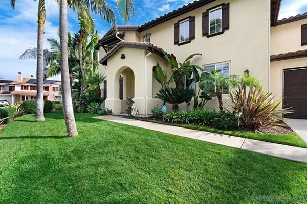 Property Slideshow image 3 of 48 | 10689 laurel path, Escondido, CA, 92026