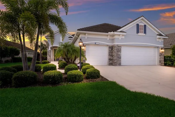 Property Slideshow image 2 of 33 | 12825 coastal breeze way, Bradenton, FL, 34211