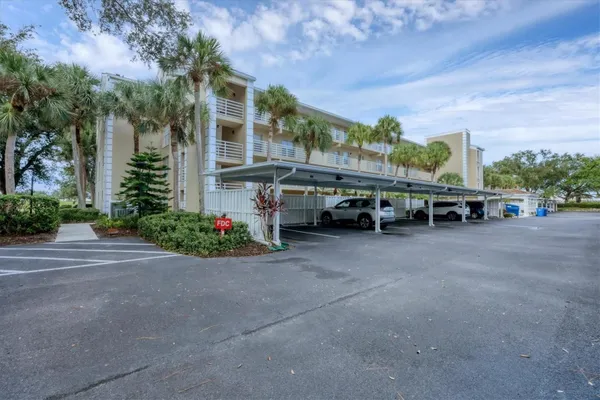 Property Slideshow image 2 of 56 | 823 wexford blvd # 823, Venice, FL, 34293