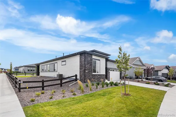 Property Slideshow image 3 of 37 | 8871 s quemoy st, Aurora, CO, 80016