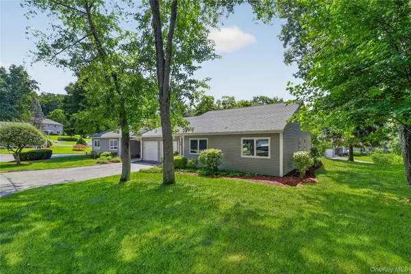 Property Slideshow image 3 of 48 | 196 long hill dr b, Yorktown, NY, 10598