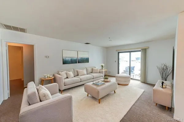 Property Slideshow image 2 of 21 | 209 cabot ct, Smithtown, NY, 11780