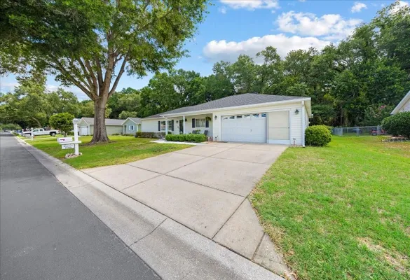 Property Slideshow image 3 of 41 | 14748 sw 112th cir, Dunnellon, FL, 34432