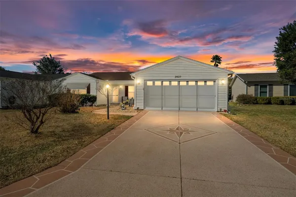 Property Slideshow image 2 of 32 | 2027 cipriano pl, The Villages, FL, 32159