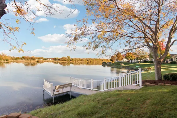 Property Slideshow image 3 of 39 | 328 legacy ct, Grayslake, IL, 60030