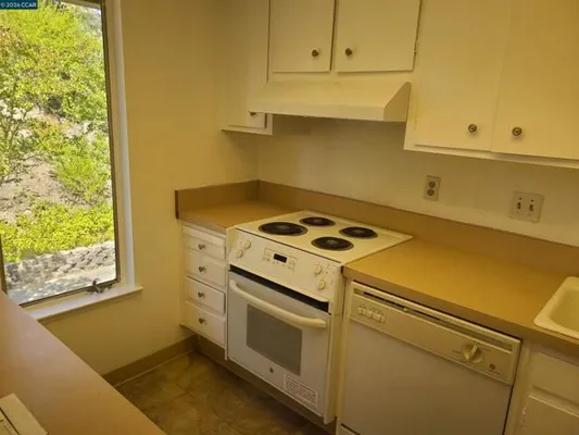 Property Slideshow image 3 of 21 | 1224 skycrest dr 3, Walnut Creek, CA, 94595