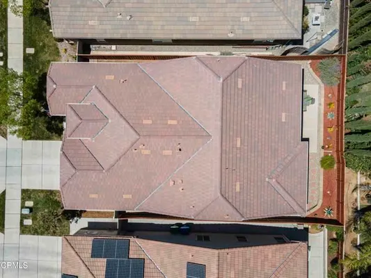 Property Slideshow image 2 of 43 | 10022 besancon way, Bakersfield, CA, 93306