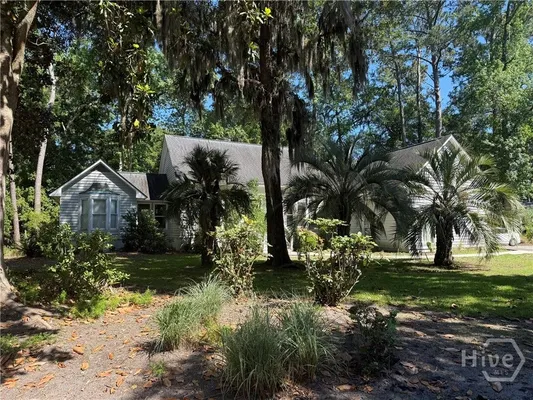 Property Slideshow image 2 of 33 | 4 isham ln, Savannah, GA, 31411