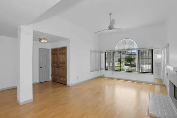 Property Slideshow image 3 of 29 | 18228 via guadalmina, San Diego, CA, 92128