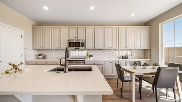 Property Slideshow image 2 of 27 | 5014 n tempe st, Aurora, CO, 80019