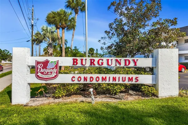 Property Slideshow image 2 of 32 | 202 47th avenue dr 334, Bradenton, FL, 34207