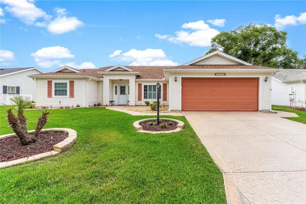 Property Slideshow image 2 of 49 | 25093 riverwalk dr, Leesburg, FL, 34748