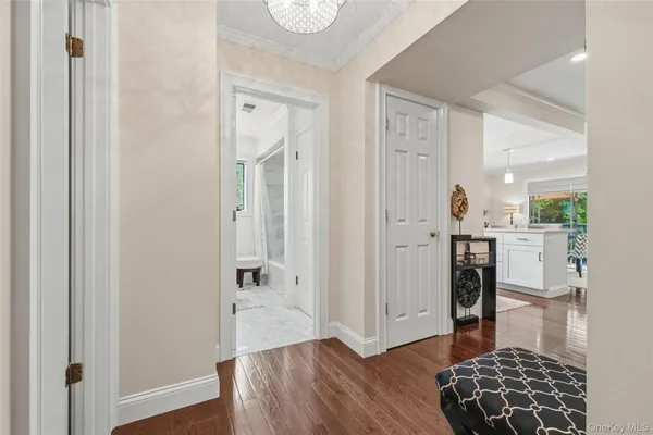Property Slideshow image 3 of 17 | 149 flintlock way e, Yorktown, NY, 10598
