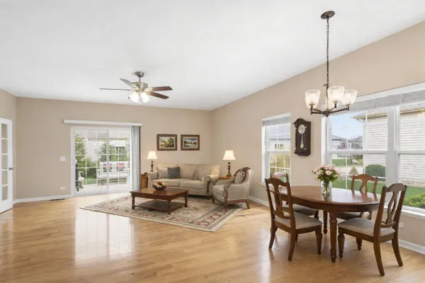 Property Slideshow image 2 of 18 | 928 yorktown st, Mchenry, IL, 60050