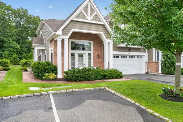Property Slideshow image 2 of 32 | 67101 red cedar rd, Oyster Bay, NY, 11803