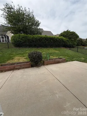 Property Slideshow image 3 of 19 | 8720 artesa mill ln, Charlotte, NC, 28214