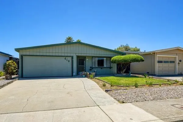 Property Slideshow image 2 of 24 | 410 spruce cir, Watsonville, CA, 95076
