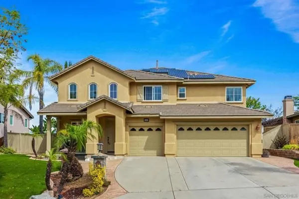 Property Slideshow image 2 of 41 | 10562 aspen gln, Escondido, CA, 92026