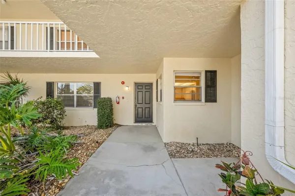 Property Slideshow image 3 of 41 | 7860 palm aire ln 105, Sarasota, FL, 34243