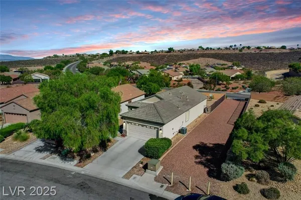 Property Slideshow image 2 of 73 | 2576 binary stars st, Henderson, NV, 89044