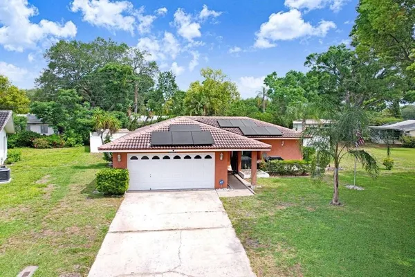 Property Slideshow image 2 of 53 | 1632 heather pl, Palm Harbor, FL, 34684