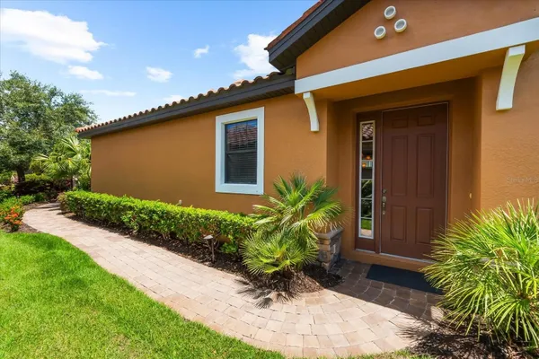 Property Slideshow image 3 of 74 | 5121 serata dr, Lakewood Ranch, FL, 34211