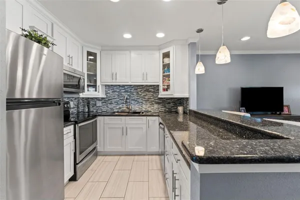 Property Slideshow image 3 of 41 | 2295 mexican way 41, Clearwater, FL, 33763