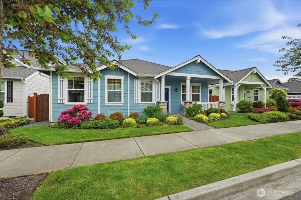 Property Slideshow image 2 of 33 | 223 s 48th pl, Mount Vernon, WA, 98274
