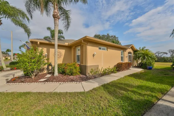 Property Slideshow image 3 of 41 | 2019 acadia greens dr, Sun City Center, FL, 33573