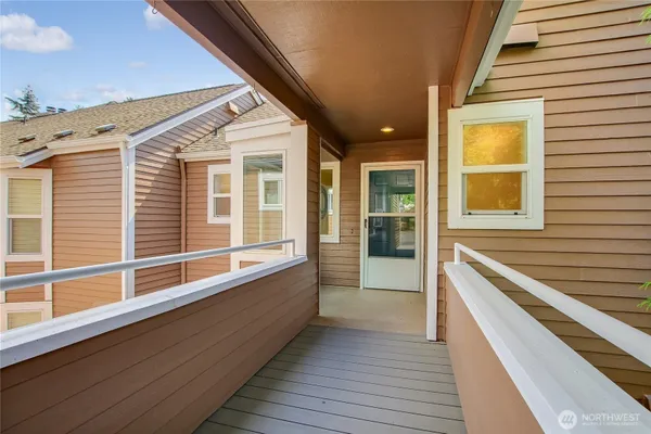 Property Slideshow image 3 of 40 | 22521 se 42nd ter 2207, Issaquah, WA, 98029