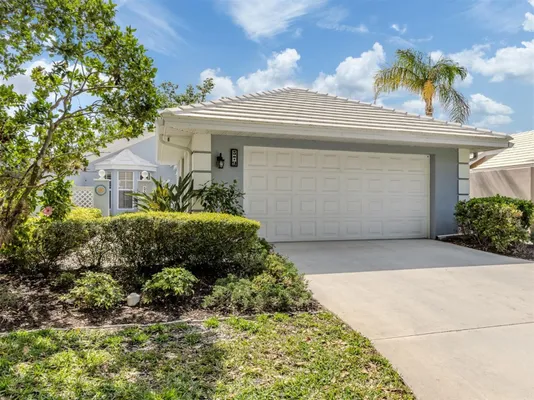 Property Slideshow image 3 of 40 | 579 clubside cir # 37, Venice, FL, 34293
