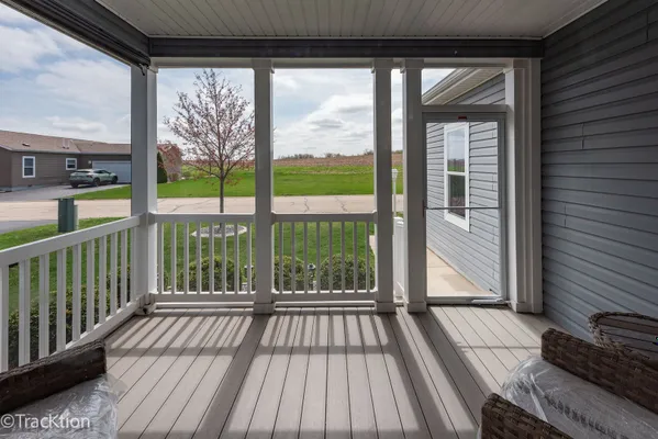 Property Slideshow image 2 of 23 | 1542 meadow view ln, Grayslake, IL, 60030