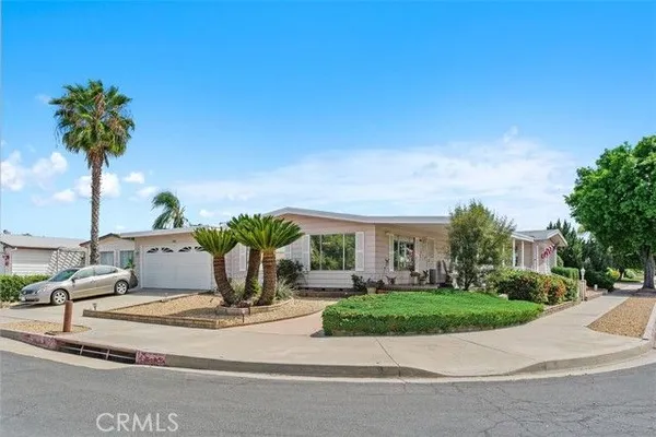 Property Slideshow image 2 of 39 | 2975 manzanita way, Hemet, CA, 92545