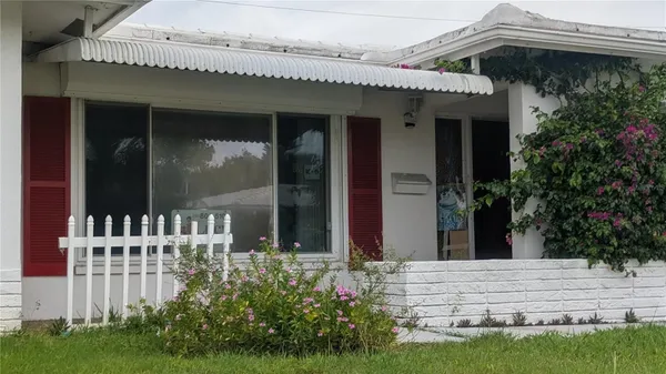 Property Slideshow image 2 of 34 | 9640 45th st, Pinellas Park, FL, 33782