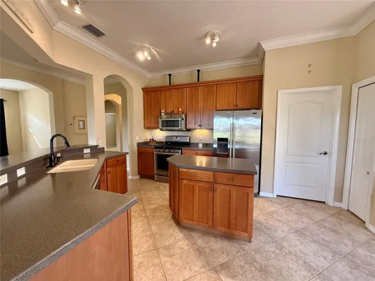 Property Slideshow image 3 of 31 | 446 noble faire dr, Sun City Center, FL, 33573