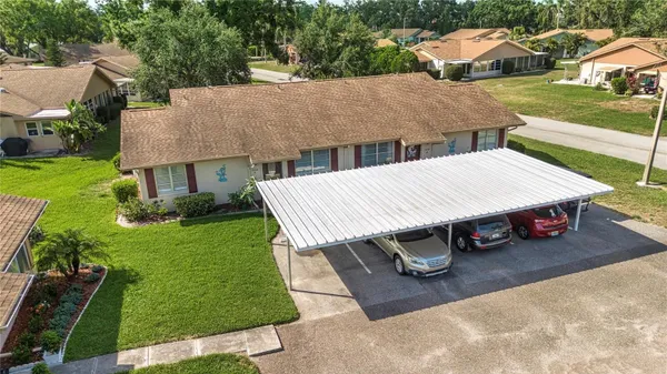 Property Slideshow image 3 of 34 | 1828 foxhunt dr a, Sun City Center, FL, 33573