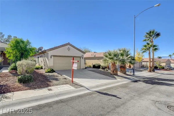 Property Slideshow image 2 of 45 | 2839 sapphire desert dr, Henderson, NV, 89052