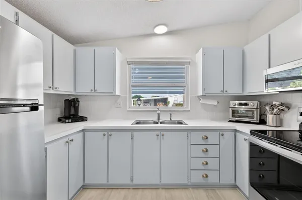 Property Slideshow image 3 of 48 | 1507 e schwartz blvd, The Villages, FL, 32159