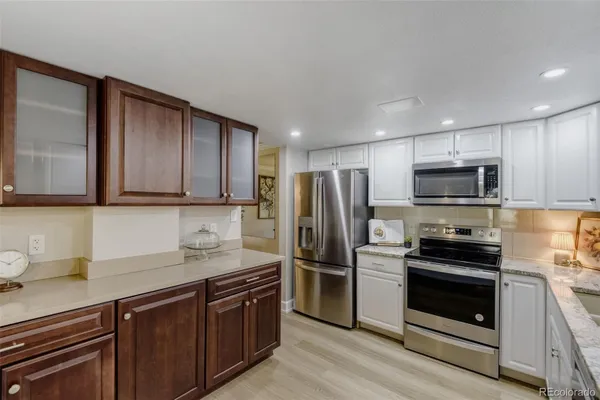 Property Slideshow image 3 of 29 | 14102 e linvale pl 305, Aurora, CO, 80014