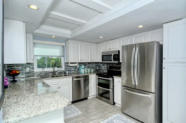 Property Slideshow image 3 of 74 | 1215 s portofino dr 308, Sarasota, FL, 34242