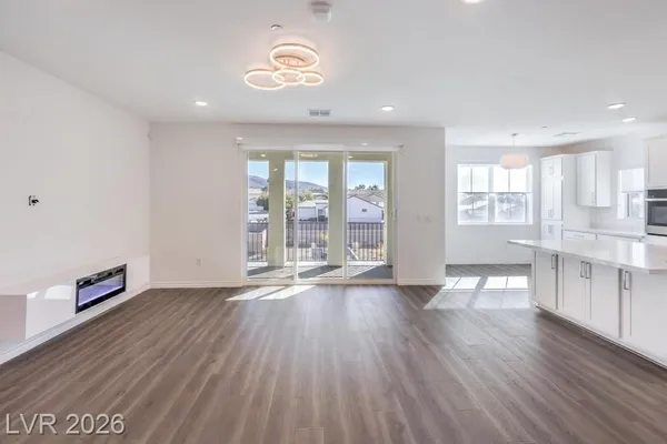 Property Slideshow image 2 of 33 | 2555 hampton rd 8202, Henderson, NV, 89052