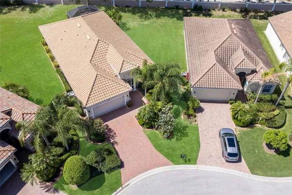 Property Slideshow image 2 of 73 | 6702 41st street cir, Sarasota, FL, 34243