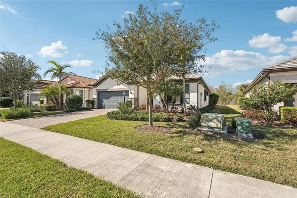 Property Slideshow image 2 of 40 | 17148 hampton falls ter, Bradenton, FL, 34202