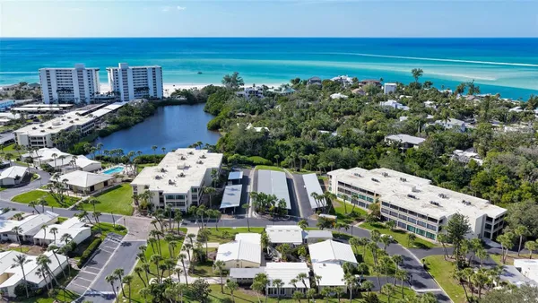 Property Slideshow image 3 of 63 | 206 hourglass way # v10, Sarasota, FL, 34242