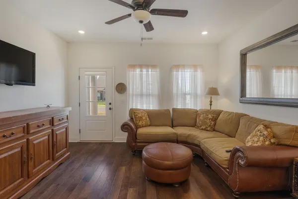 Property Slideshow image 3 of 39 | 1570 cedarbrooke ln, Lebanon, TN, 37090